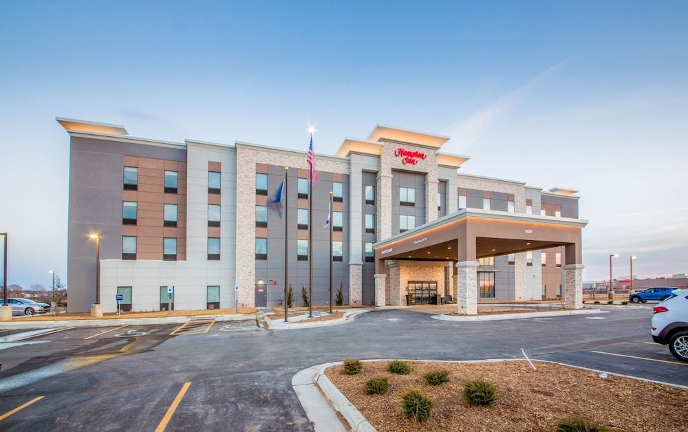 Hampton Inn By Hilton Wichita Northwest Exterior photo