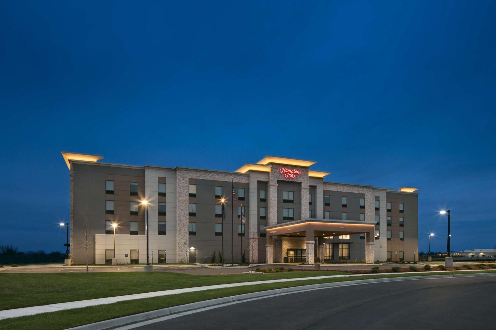 Hampton Inn By Hilton Wichita Northwest Exterior photo