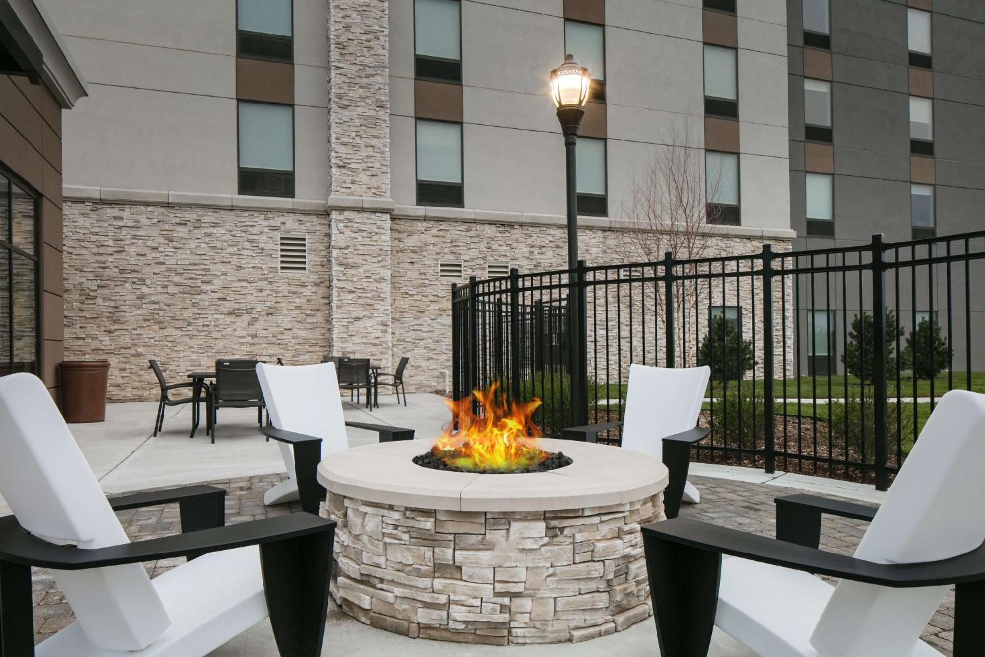 Hampton Inn By Hilton Wichita Northwest Exterior photo